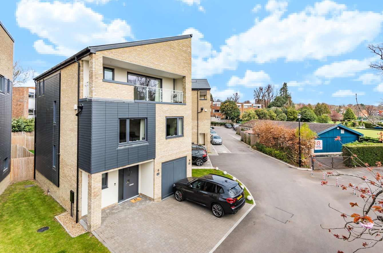 4 bed detached house for sale in Green View, Woking GU22 Zoopla