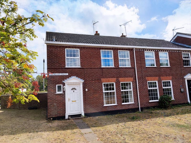 4 bed terraced house to rent in Grove, Gunton Church Lane