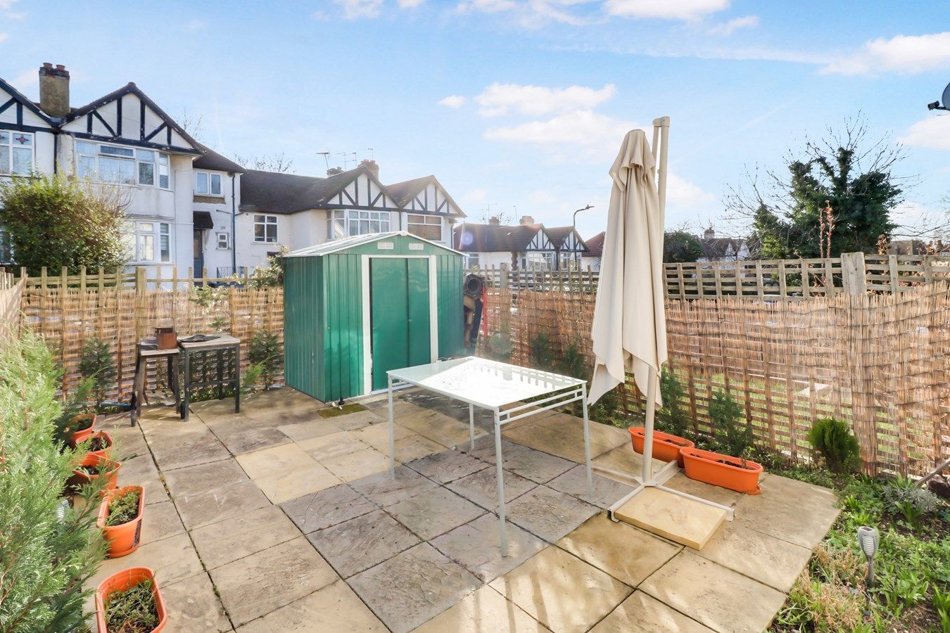 2 bed flat for sale in Oak Tree Dell, London NW9 Zoopla