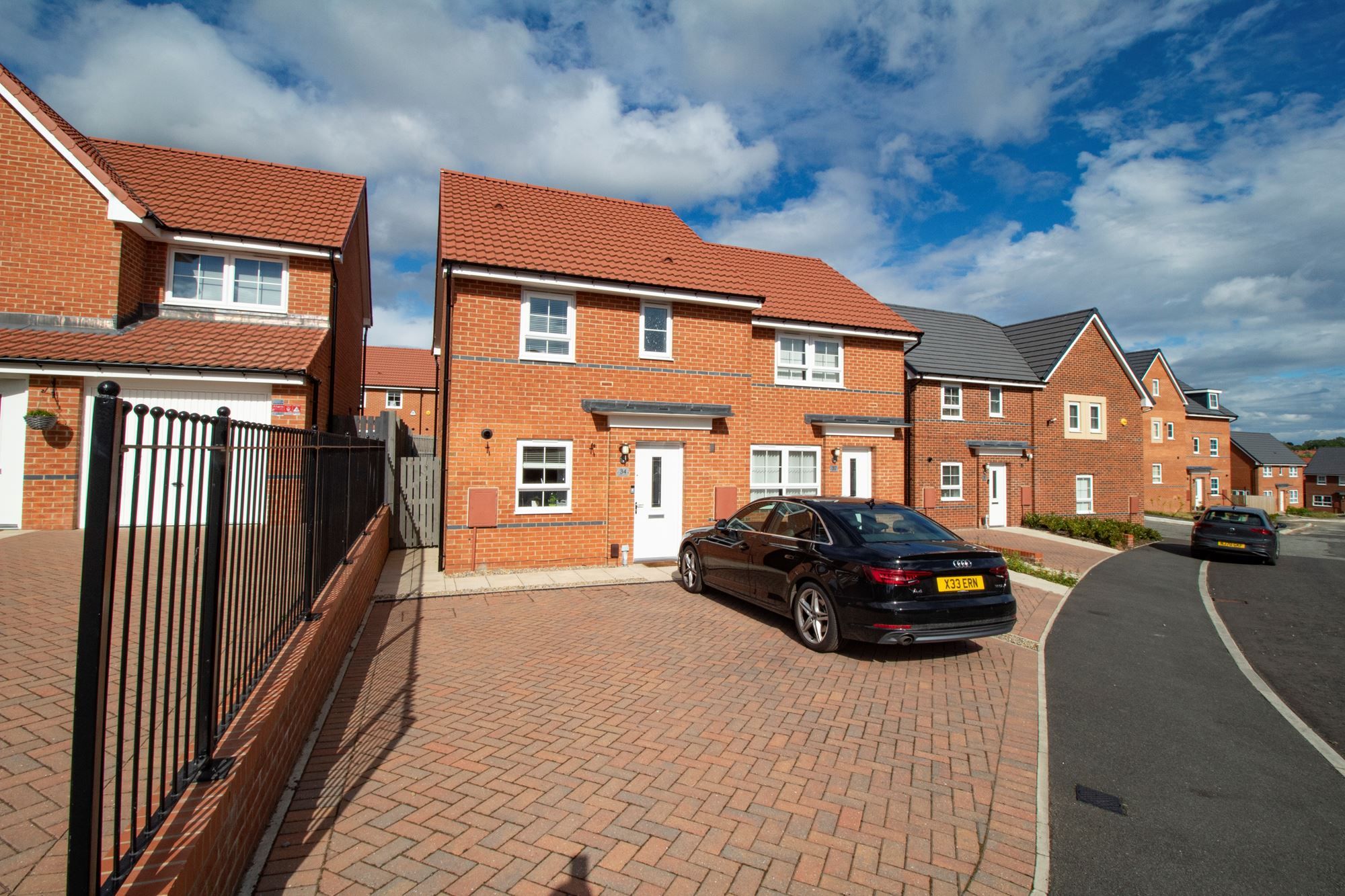 3 bed semidetached house for sale in Magnolia Drive, Blakelaw