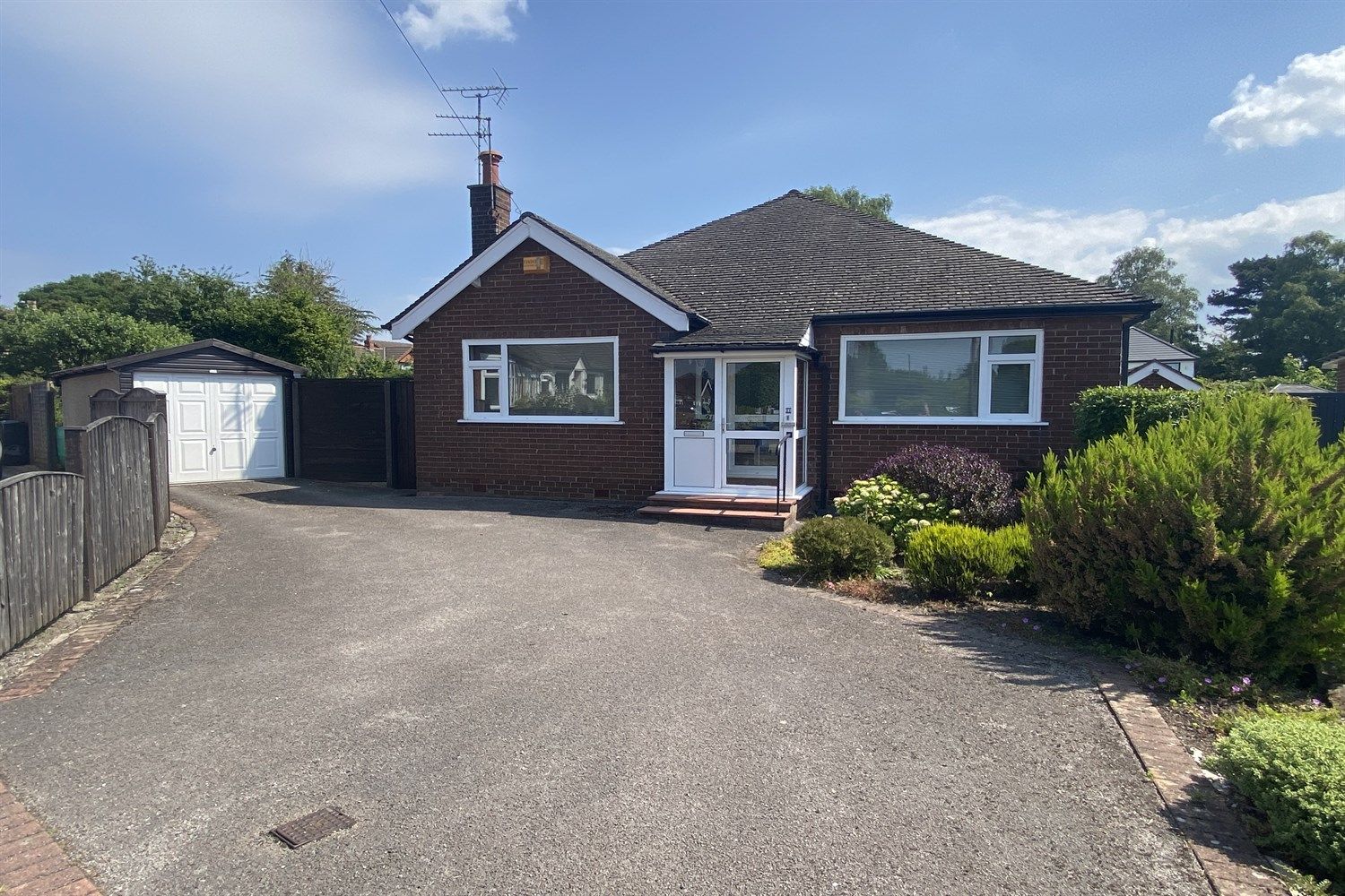3 bed detached bungalow for sale in Hurst Avenue, Cheadle Hulme
