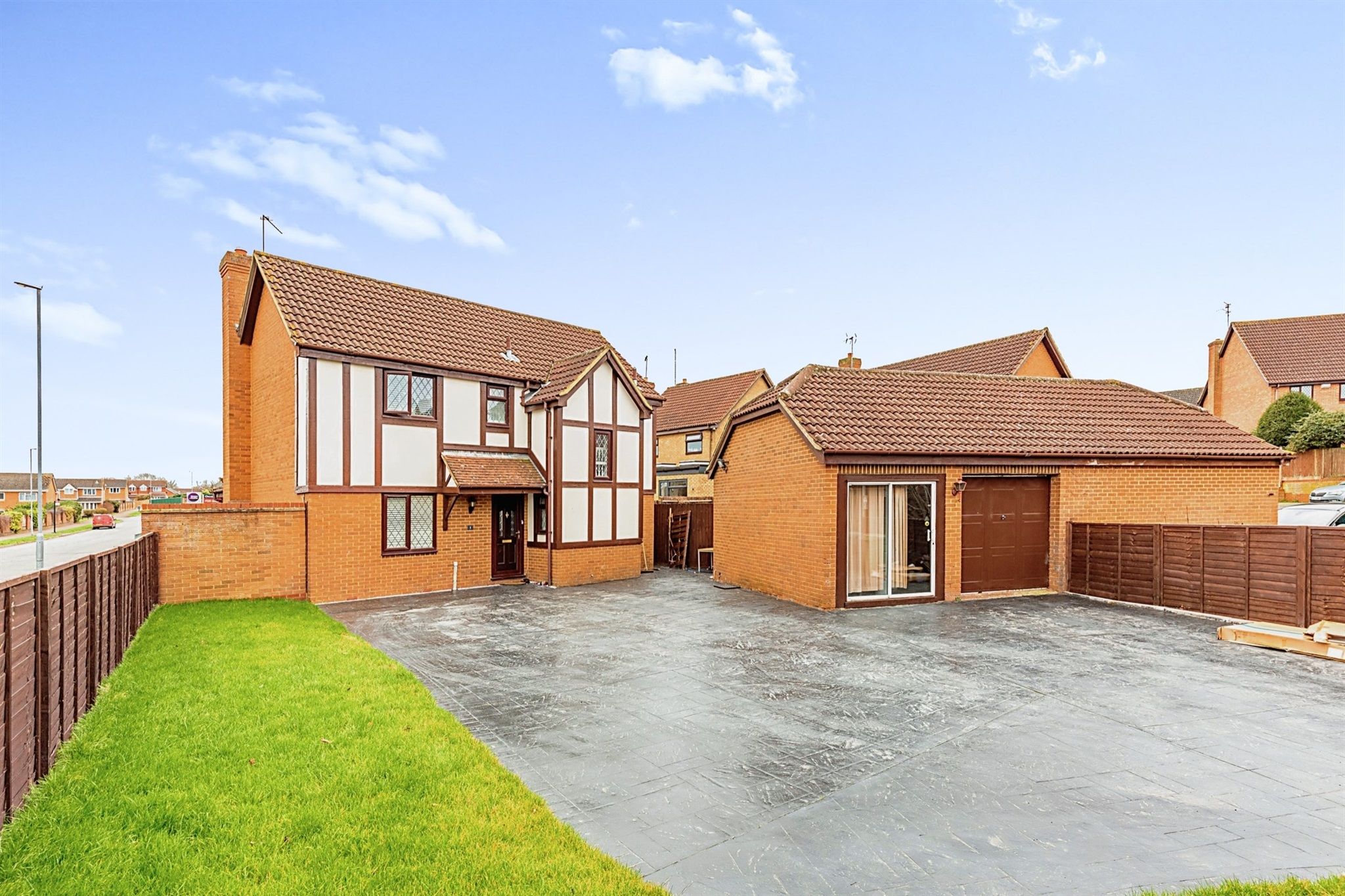 4 bed detached house for sale in Barnwell Gardens, Wellingborough NN8