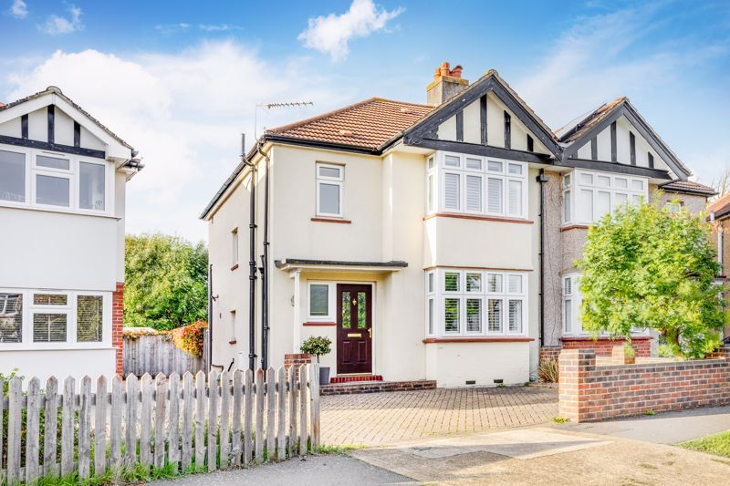 3 bed semidetached house for sale in Kingsmead Avenue, Tolworth