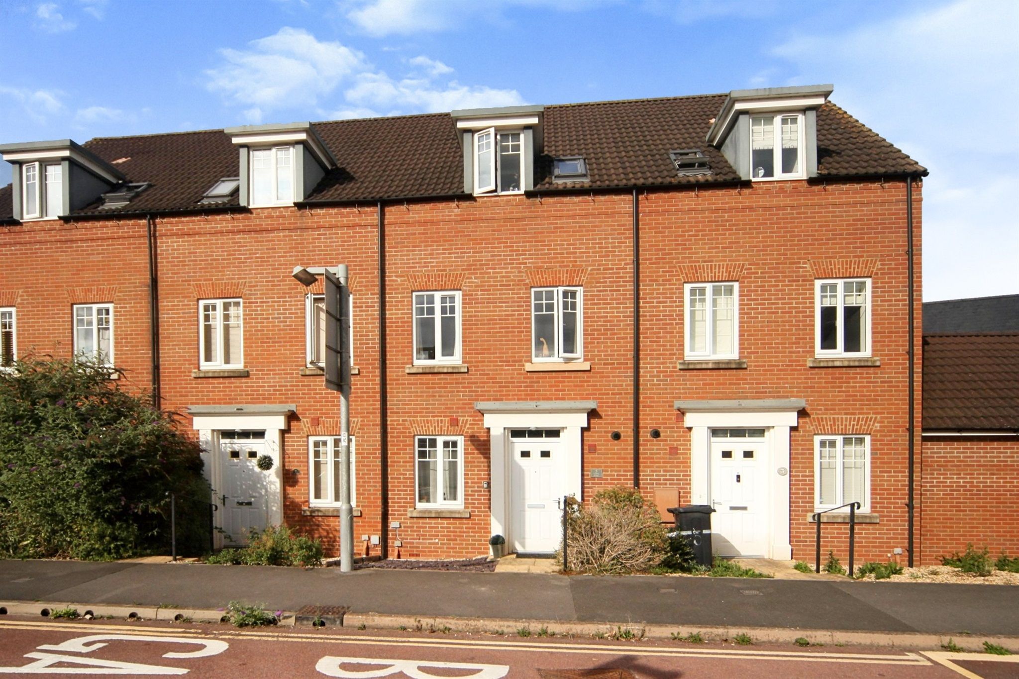 3 bed town house for sale in Collett Road, Norton Fitzwarren, Taunton