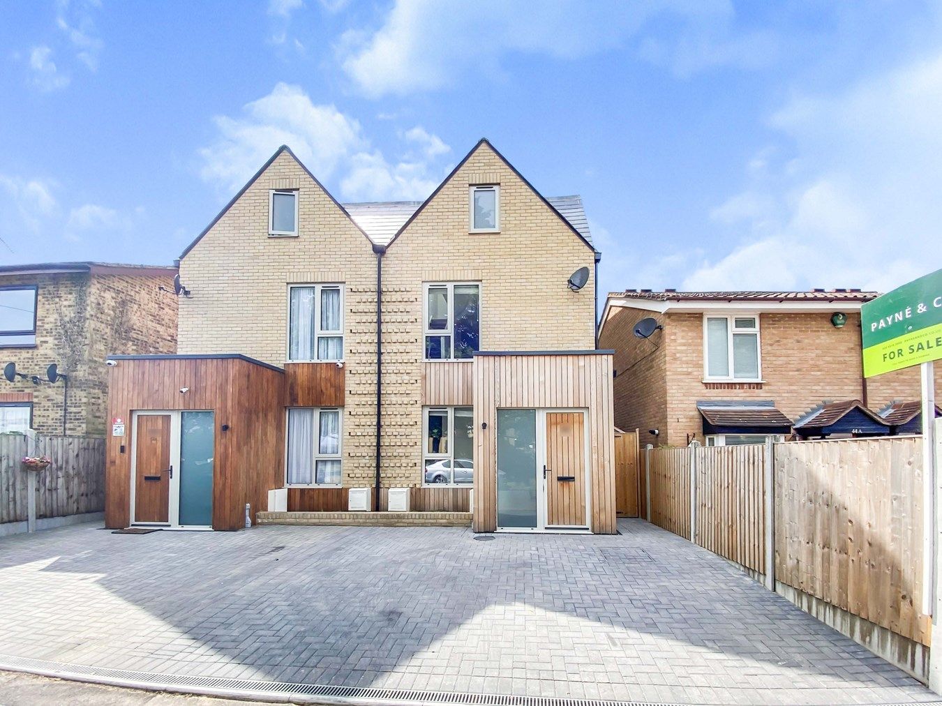 3 bed semidetached house for sale in Essex Road, Chadwell Heath