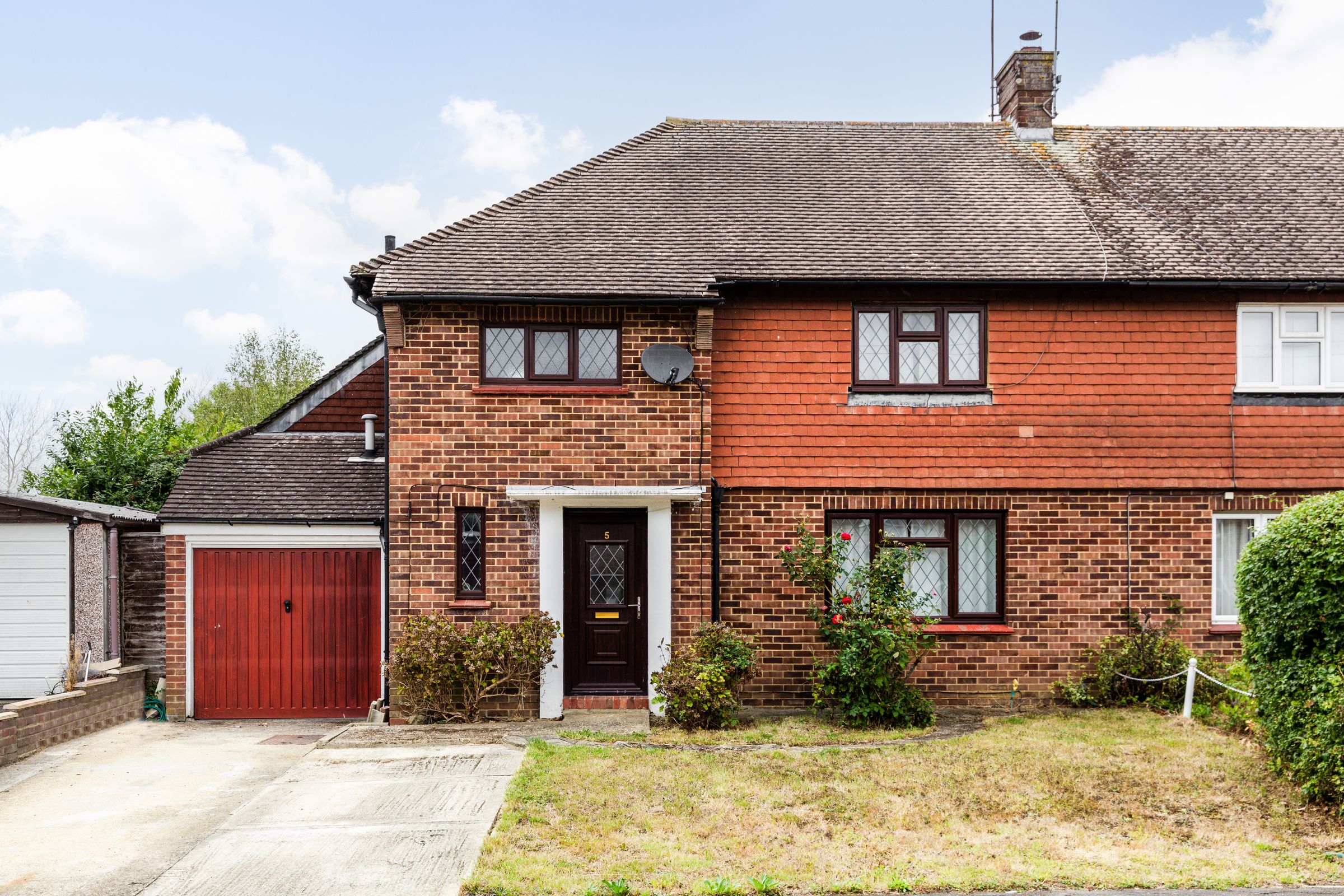 4 bed semidetached house for sale in Meadowlands, Oxted RH8 Zoopla