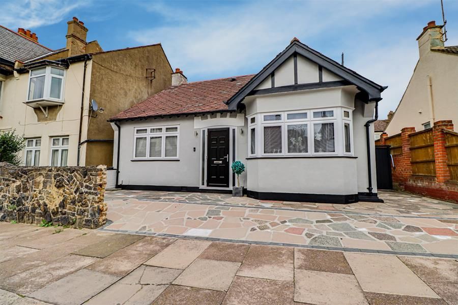 4 bed detached bungalow for sale in Silverdale Avenue, WestcliffOnSea