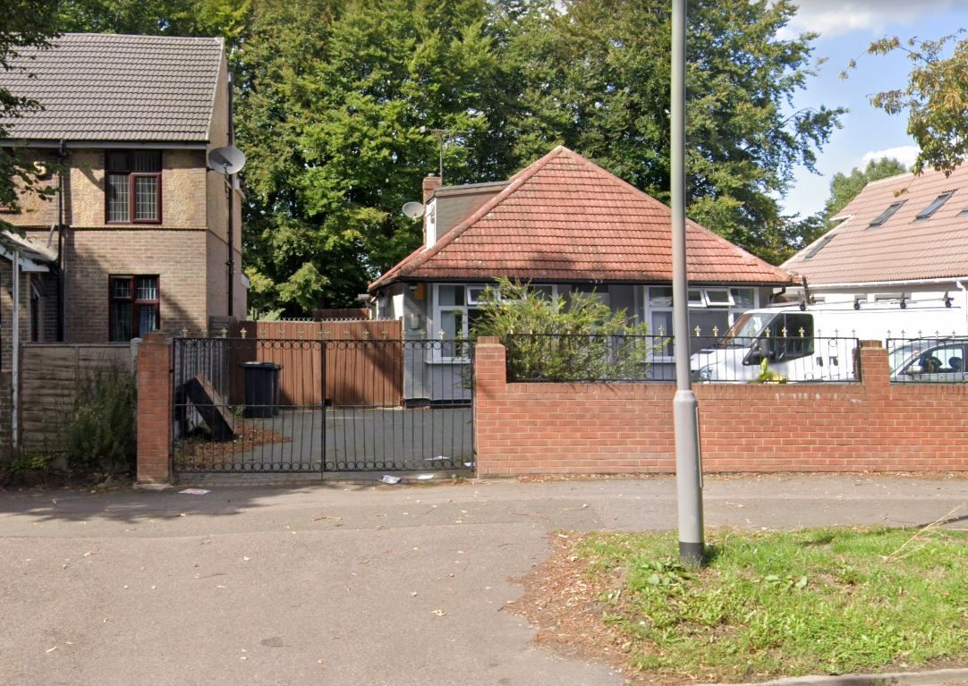 Studio to rent in Leagrave High Street, Leagrave, Luton LU4 Zoopla