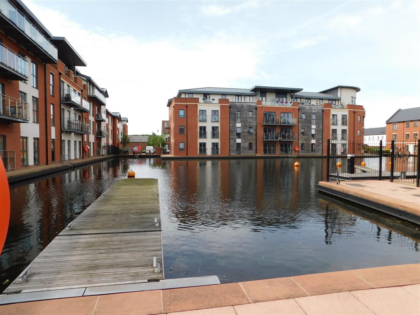 2 bed flat to rent in Waters Edge, StourportOnSevern DY13 Zoopla