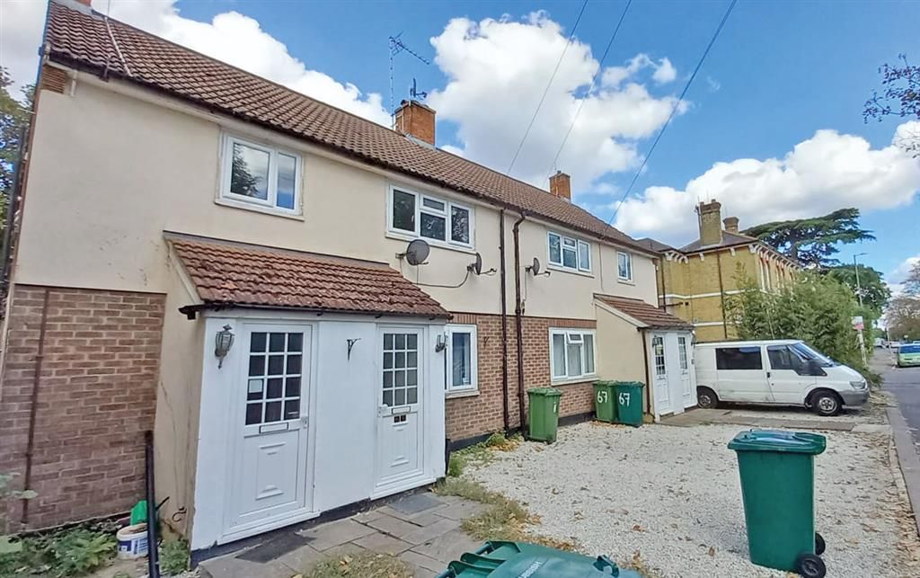 2 bed flat for sale in Staines Road East, SunburyOnThames TW16 Zoopla