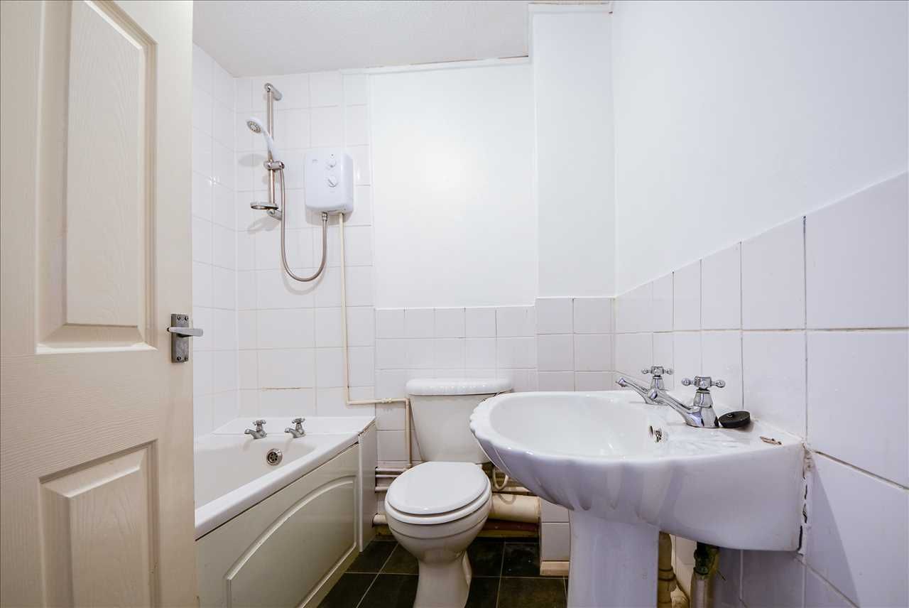2 bed flat to rent in Howard Court, Wellingborough NN8 Zoopla