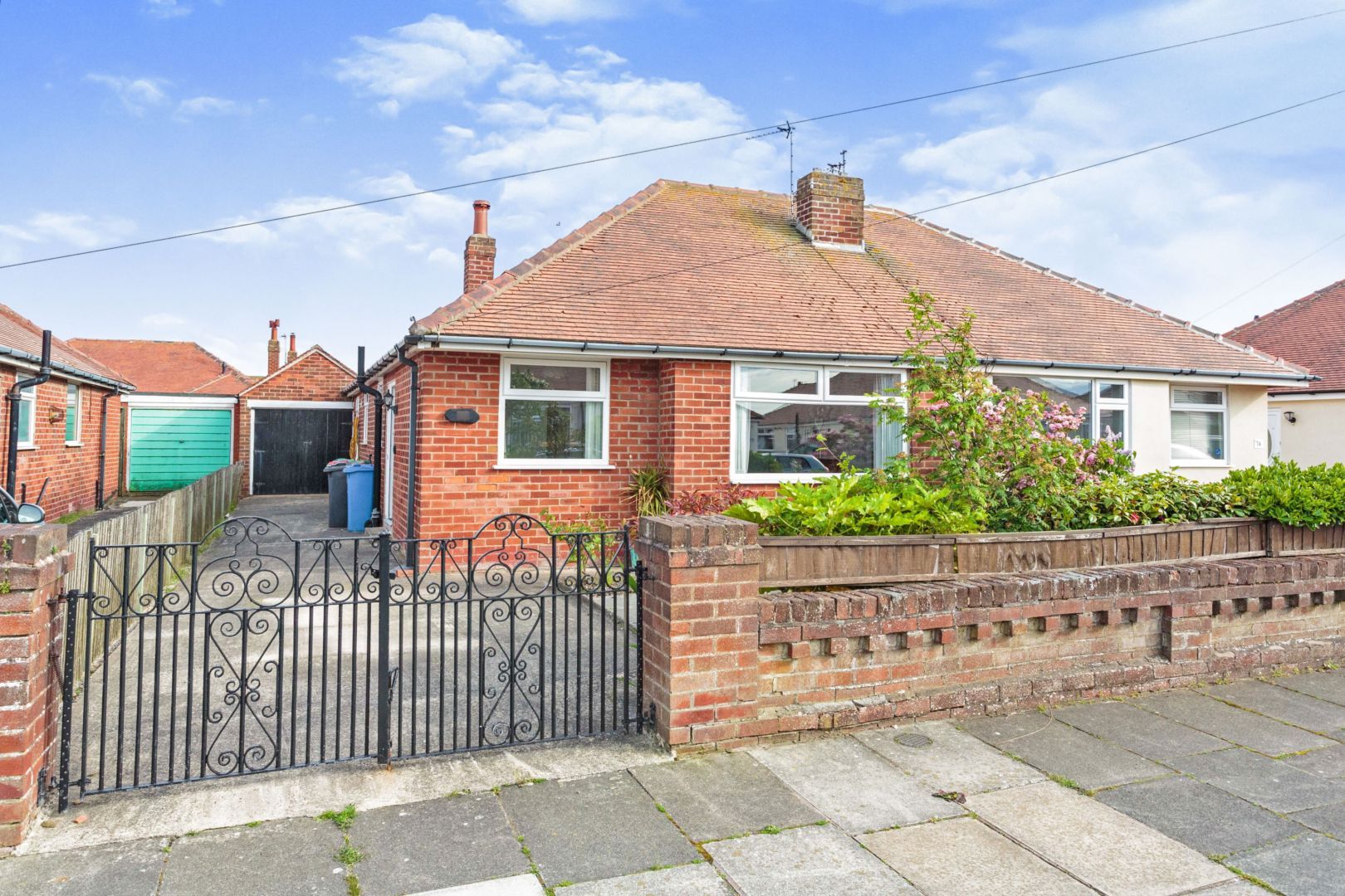 2 bed semidetached bungalow for sale in Northumberland Avenue