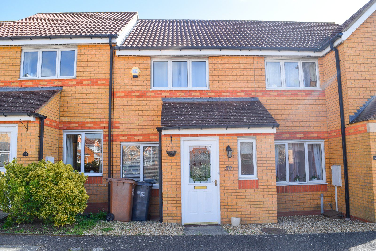 2 bed terraced house to rent in Farmers Close, Wootton Fields
