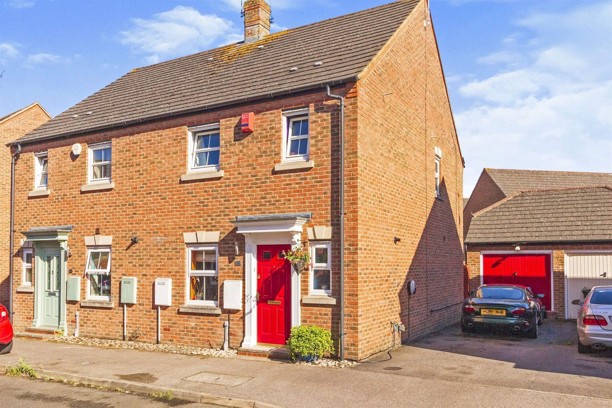 3 bed semidetached house for sale in Brimmers Way, Fairford Leys
