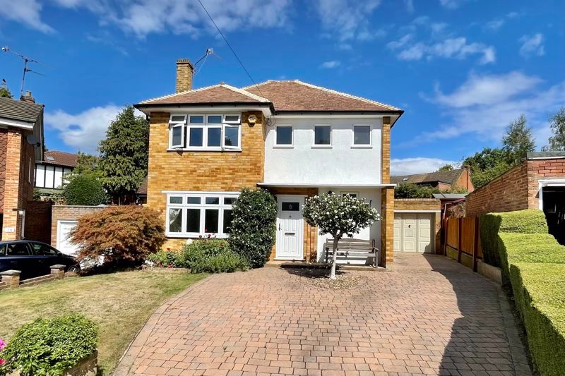 3 bed detached house for sale in Rosehill, Claygate, Esher KT10 Zoopla