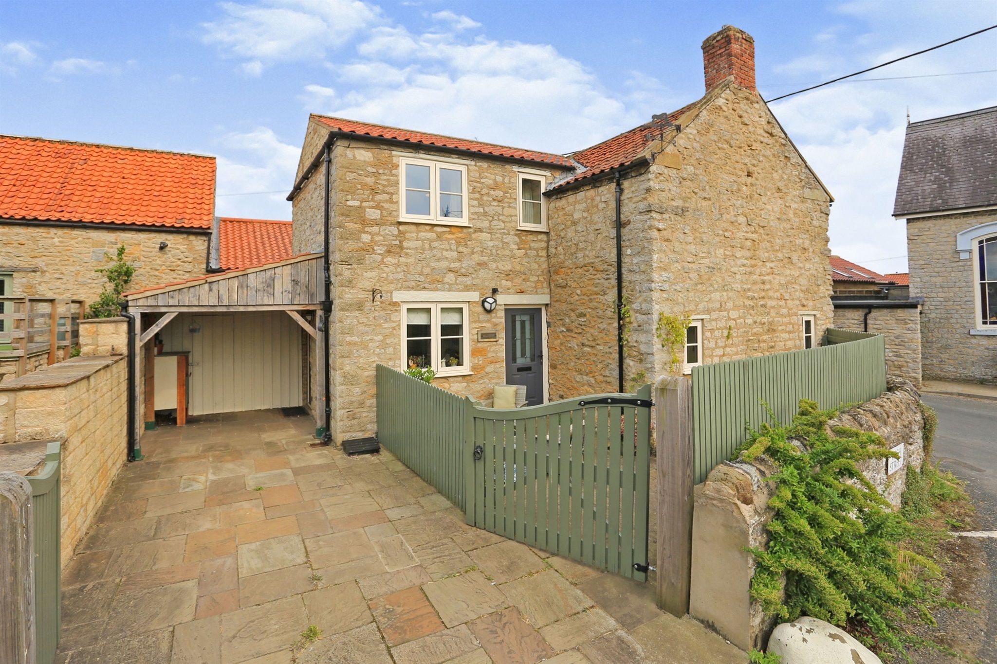3 bed semidetached house for sale in High Street, Nawton, York YO62