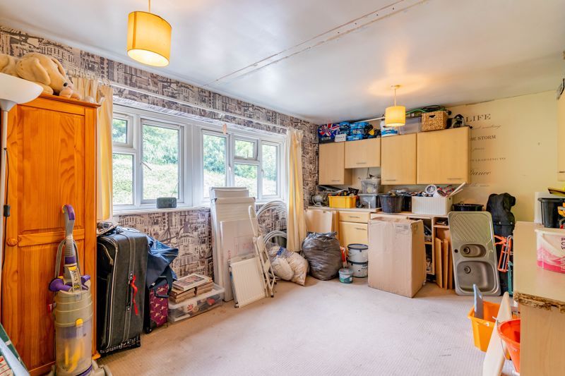 4 bed terraced house for sale in Bath Meadow, Belle Vale, Halesowen B63