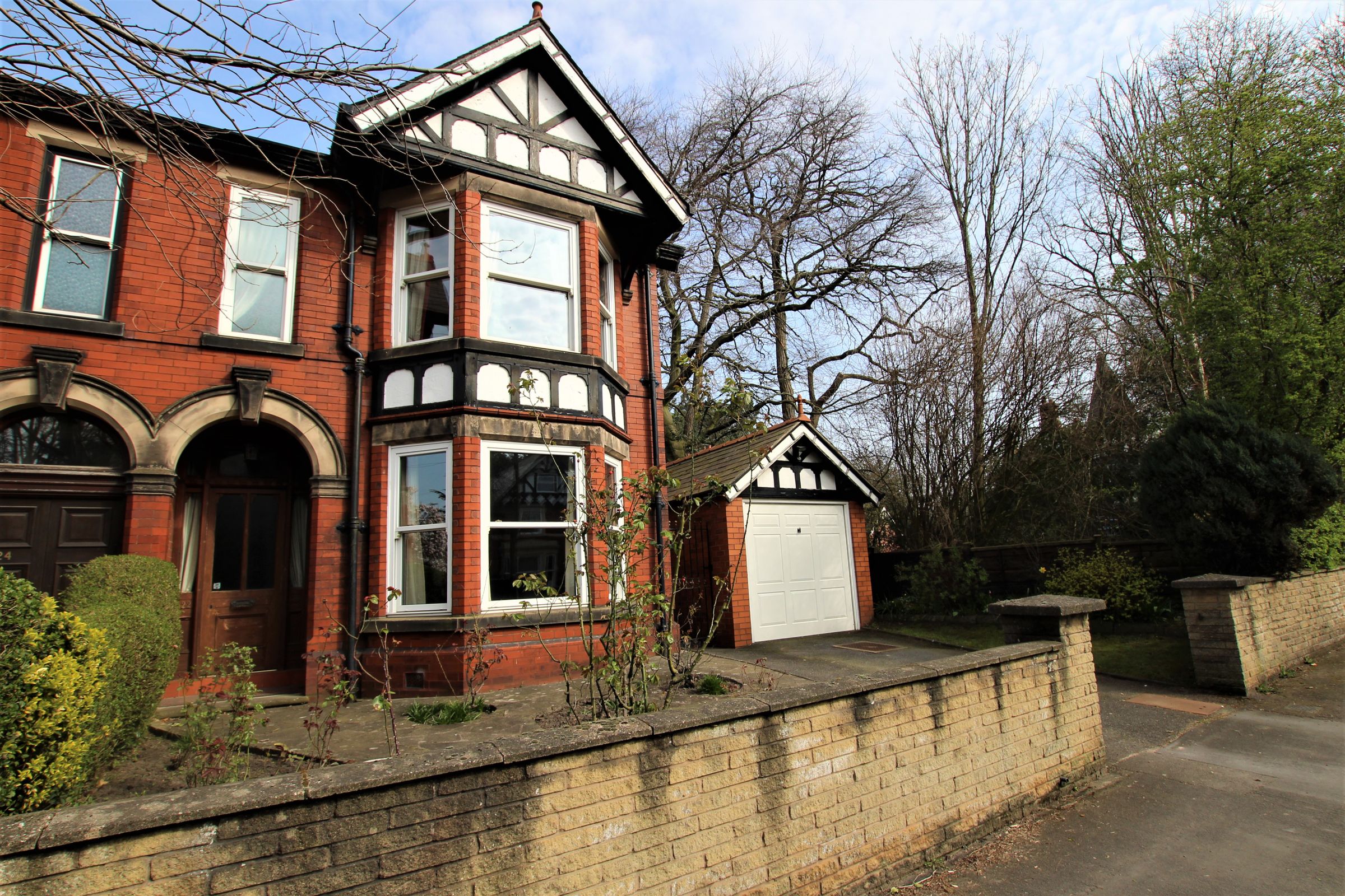 4 bed semidetached house for sale in Chester Road, Middlewich CW10