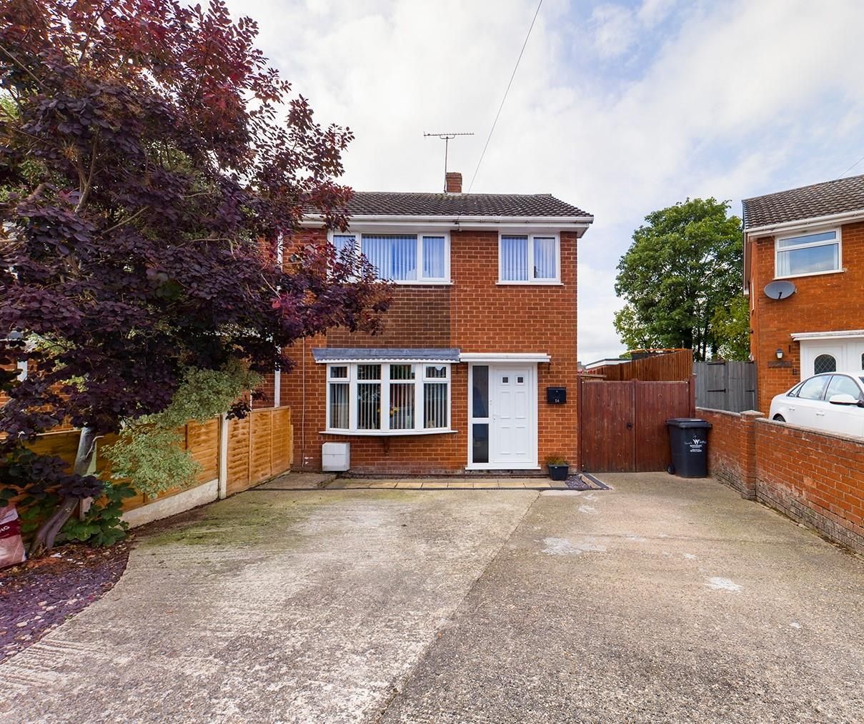 3 bed semidetached house for sale in Ffordd Gryffydd, Llay, Wrexham