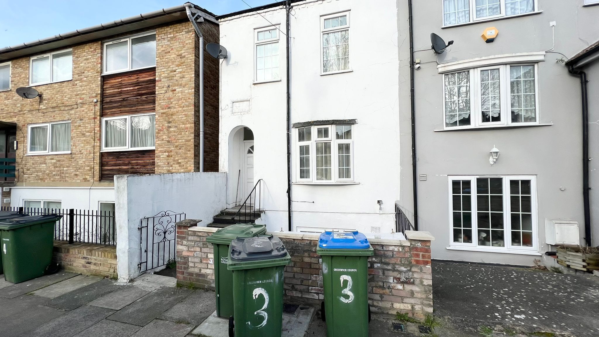 3 bed terraced house for sale in Saunders Road, London SE18 Zoopla