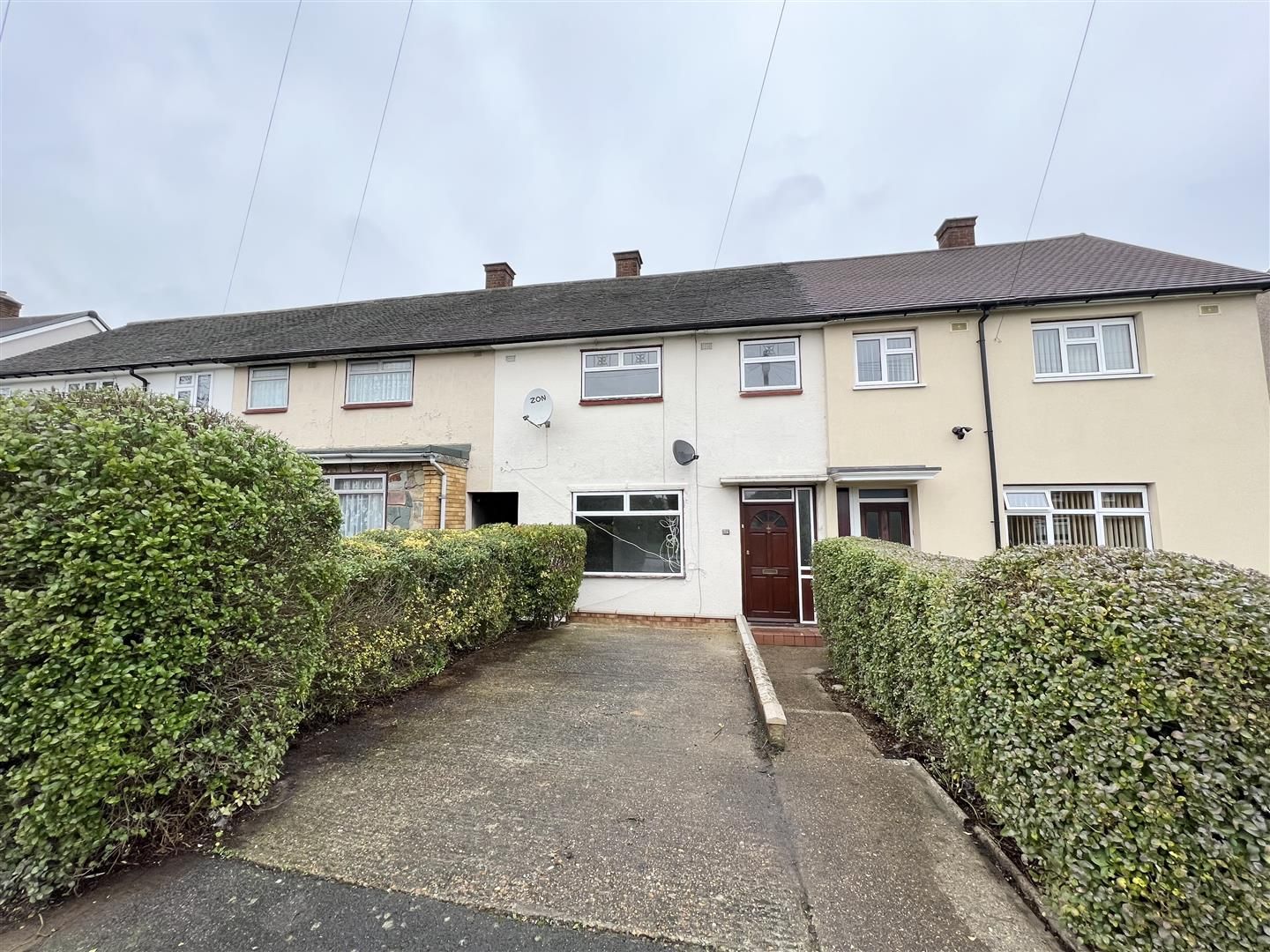 3 bed terraced house for sale in Dewsbury Road, Romford RM3 Zoopla