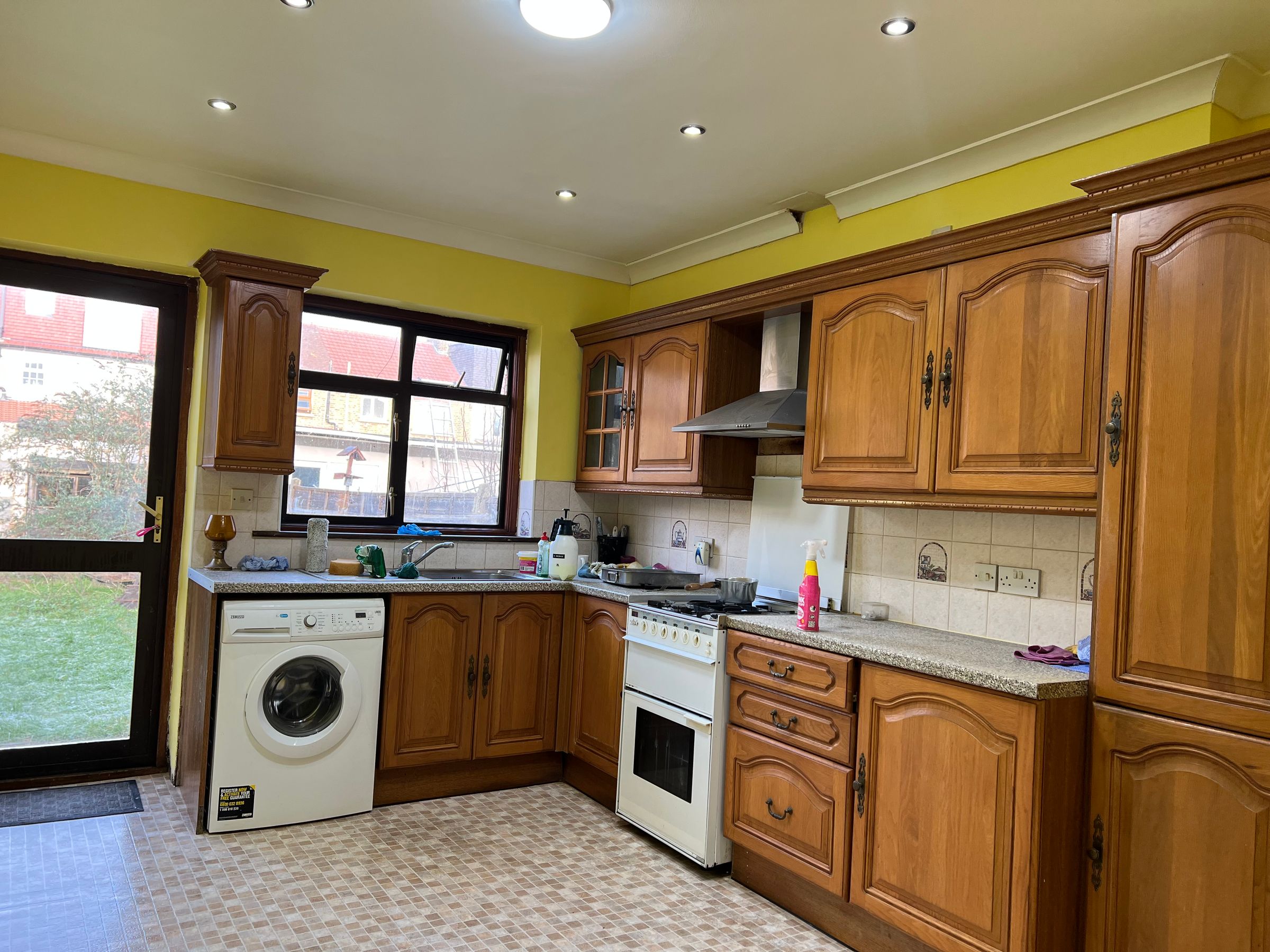 4 bed terraced house to rent in Staines, Ilford IG1 Zoopla