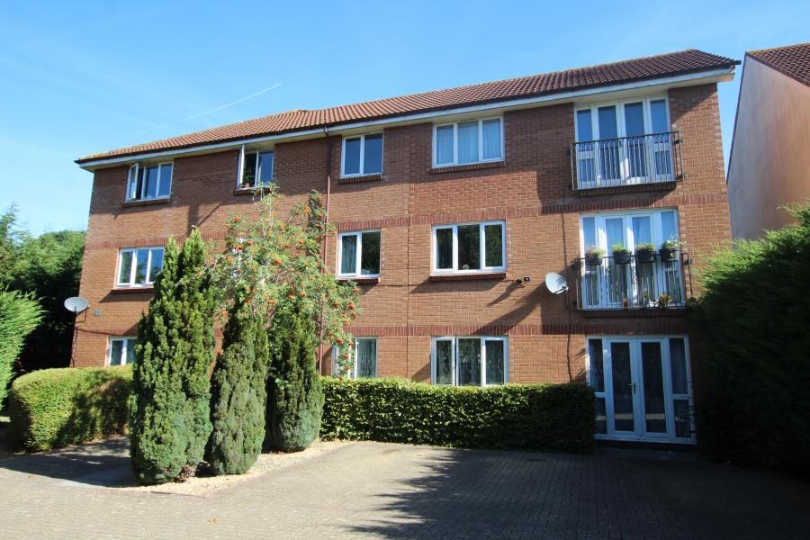 2 bed property to rent in Burgess Green Close, St. Annes Park, Bristol