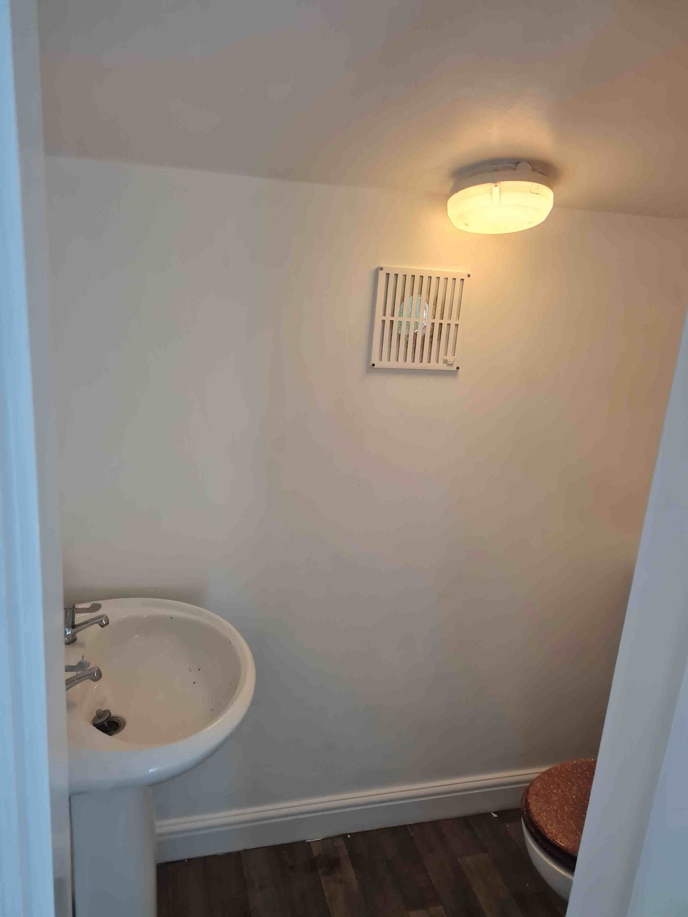 Retail premises to let in Chesterfield Road North, Pleasley, Mansfield