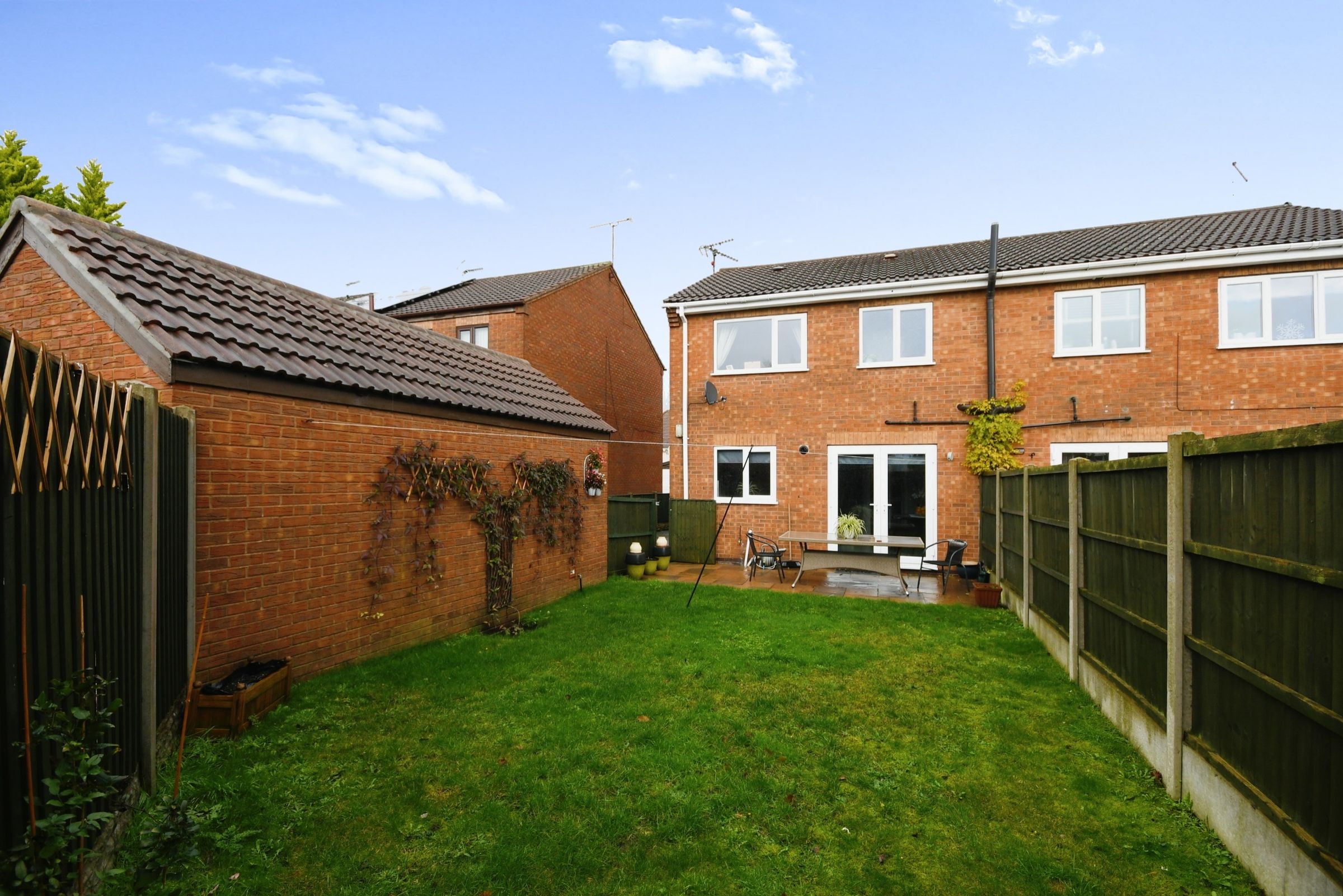 3 bed semidetached house for sale in Langwell Drive, Forest Town