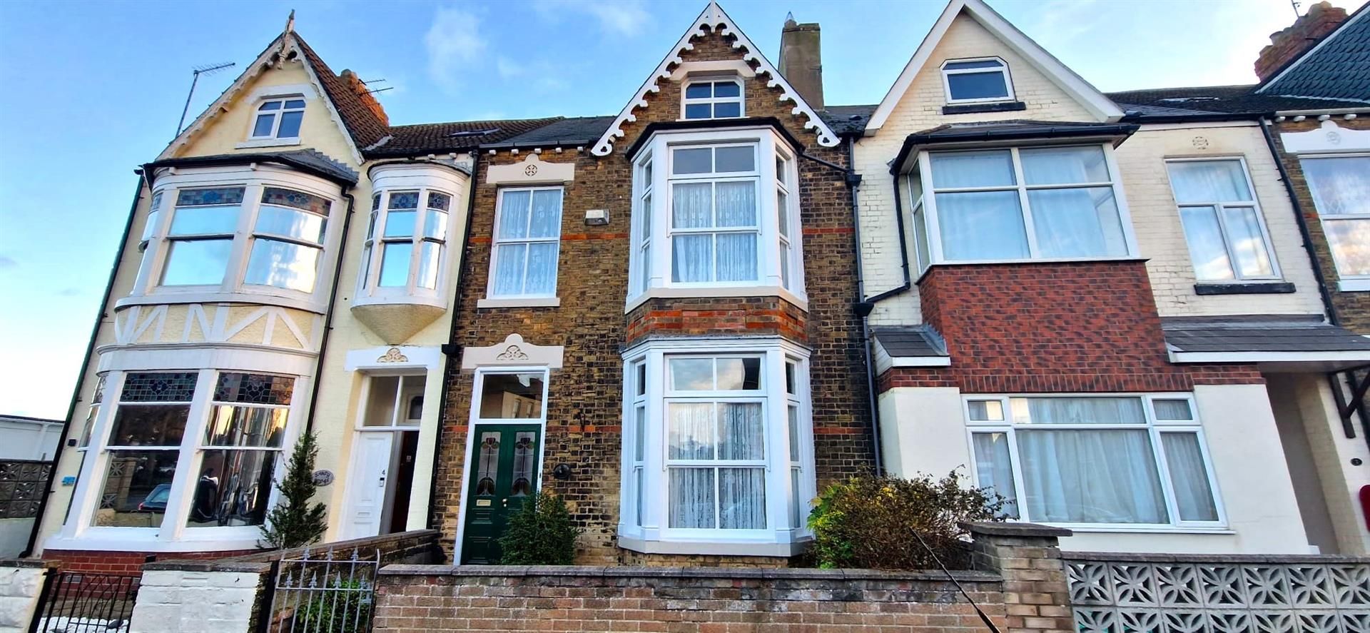 6 bed terraced house for sale in Railway Street, Hornsea HU18 Zoopla