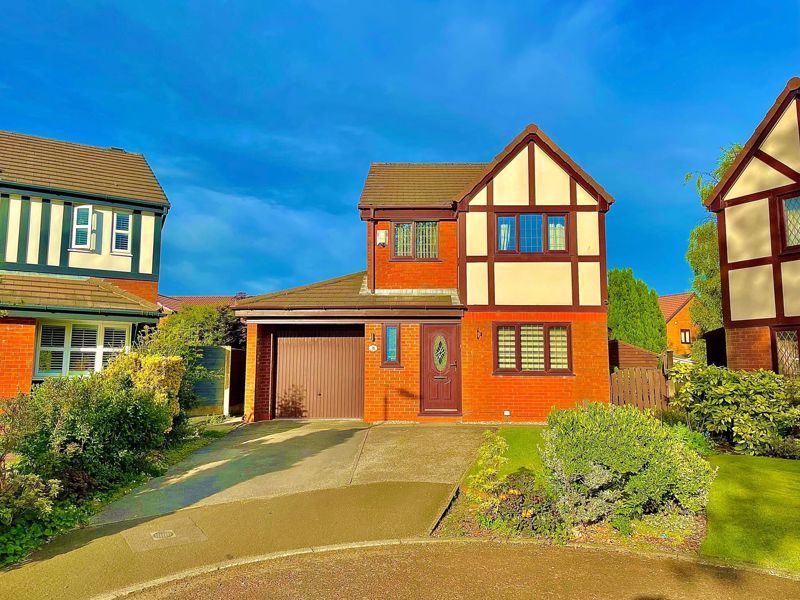 3 bed detached house for sale in Detached Property Burghley Close