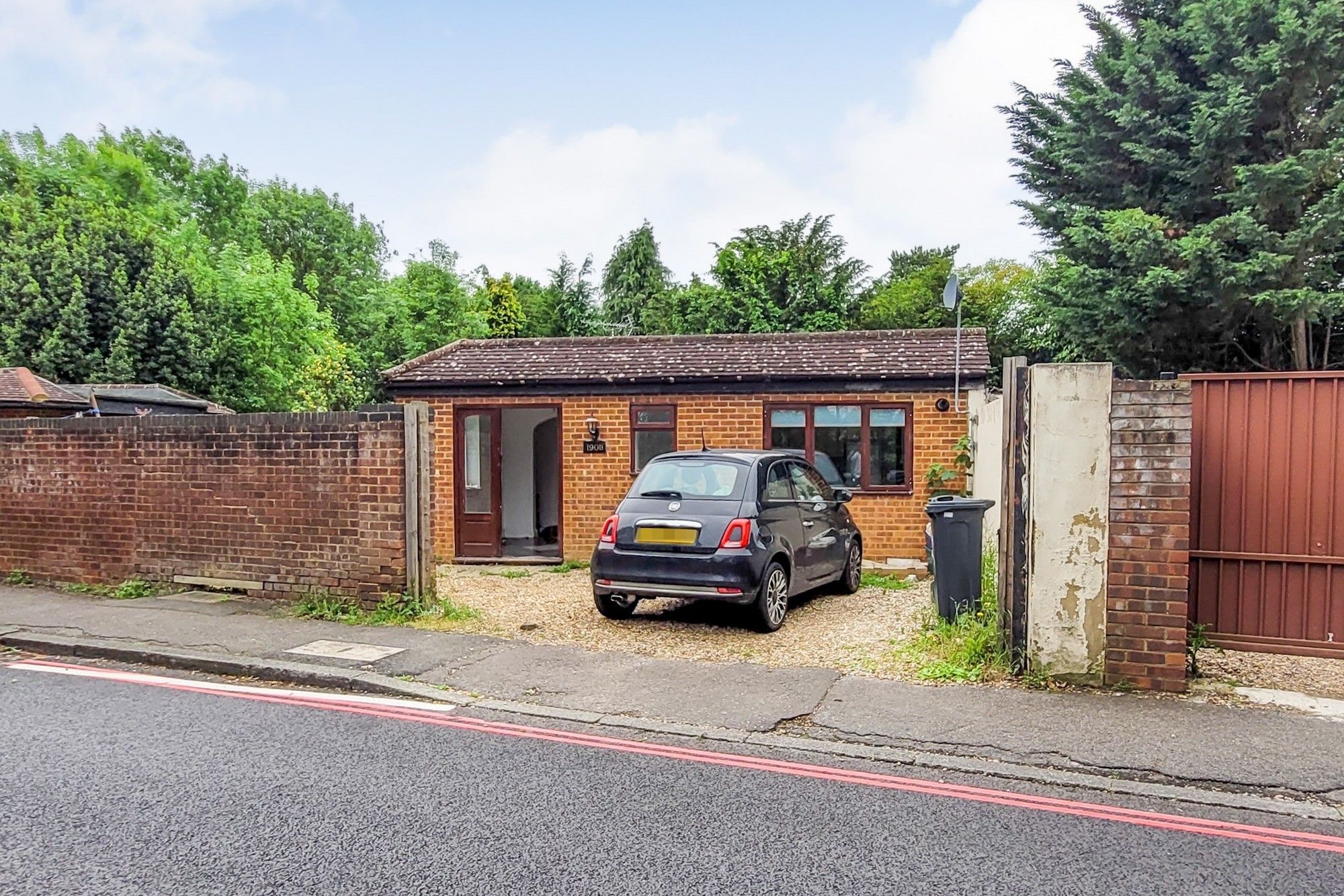 3 bed bungalow for sale in Wood Lane, Isleworth TW7 Zoopla