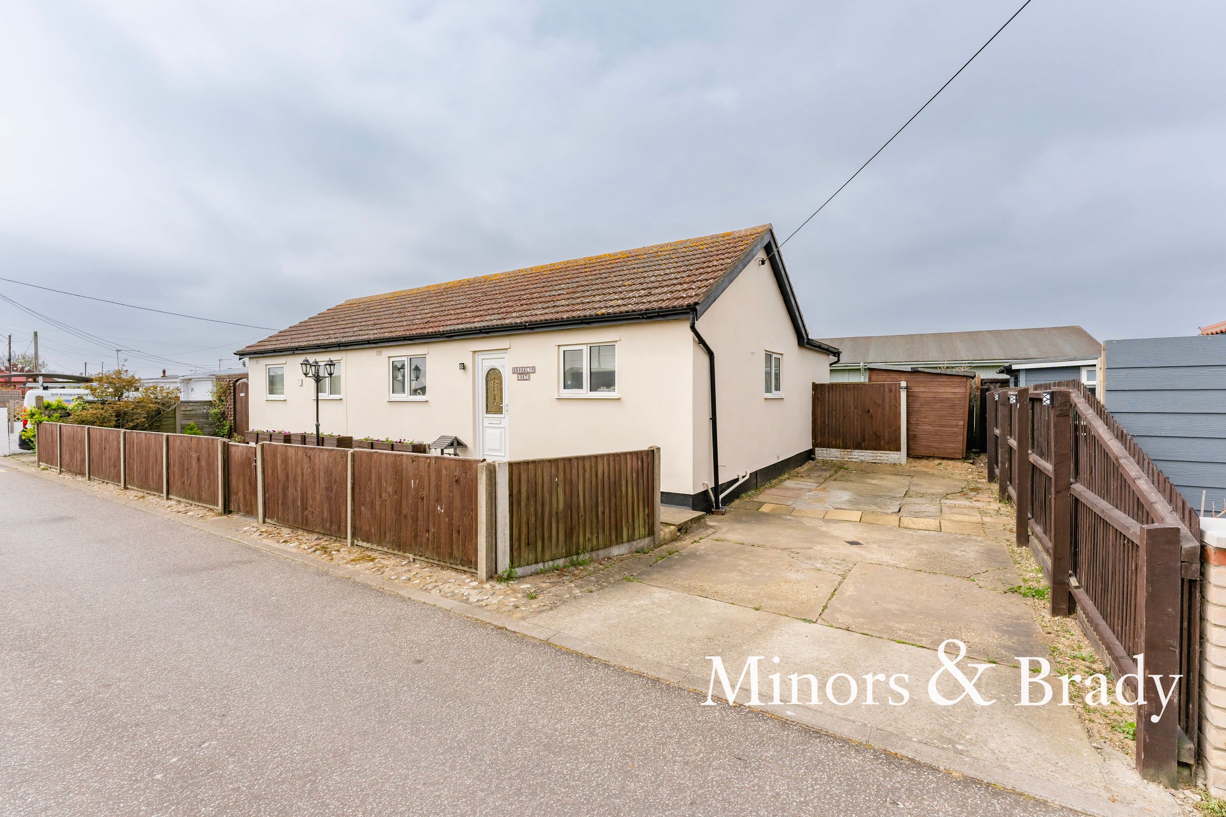 3 bed detached bungalow for sale in The Glebe, Hemsby, Great Yarmouth