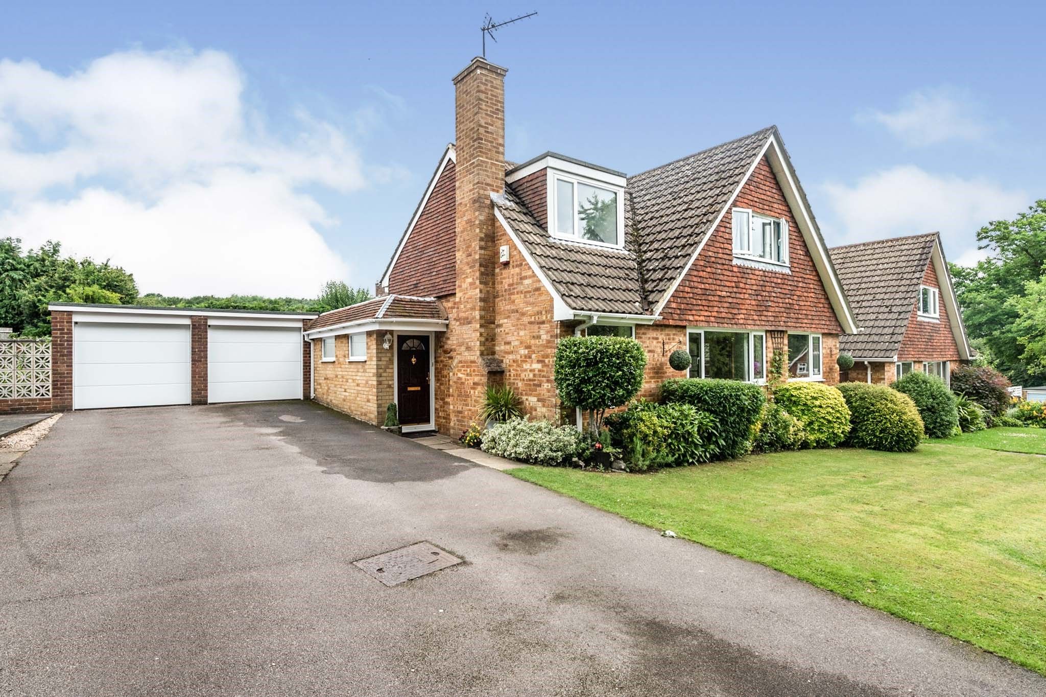 4 bed detached house for sale in Robinsfield, Hemel Hempstead HP1 Zoopla