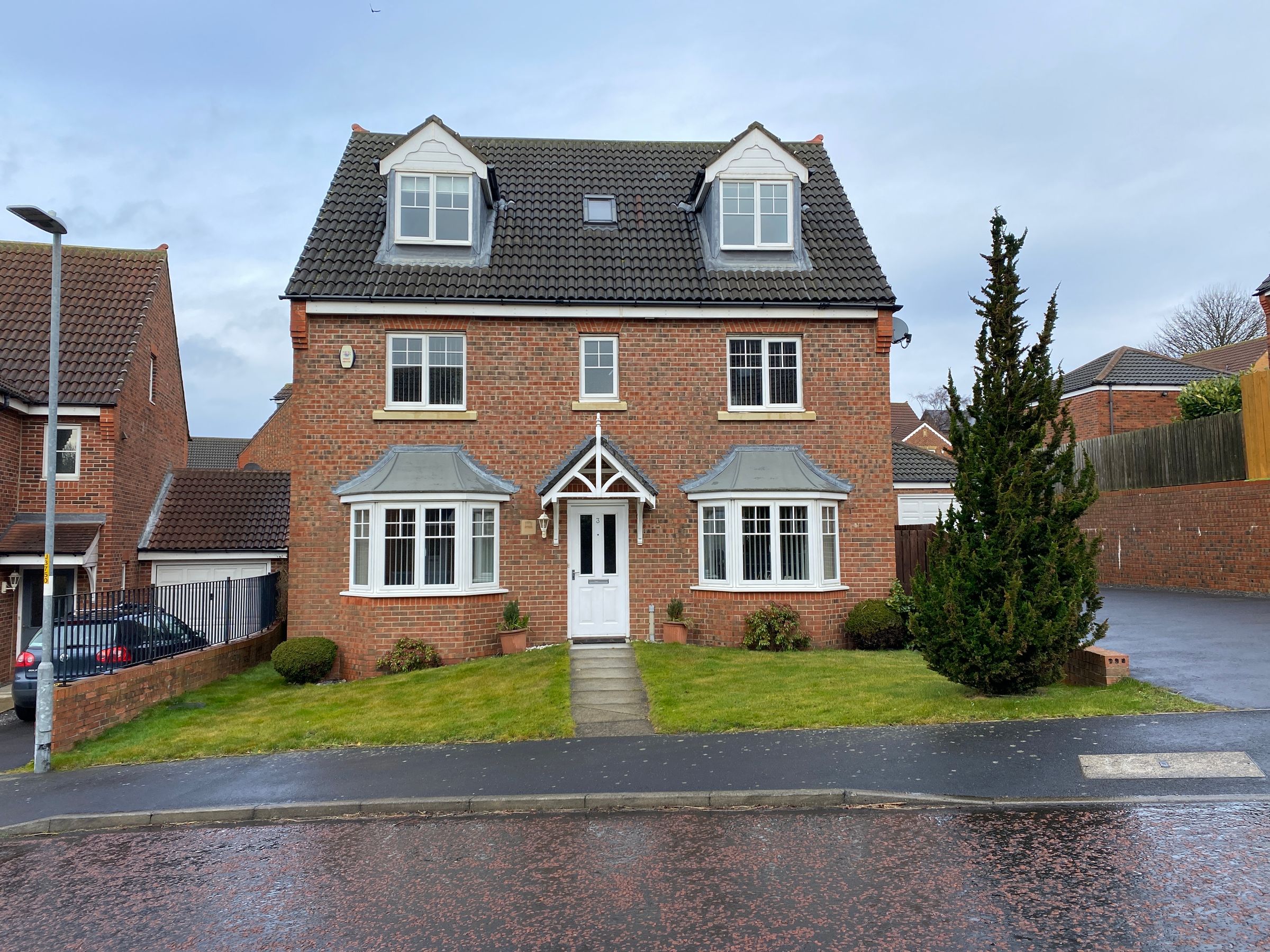 6 bed detached house to rent in Leafield Close, Birtley, Chester Le