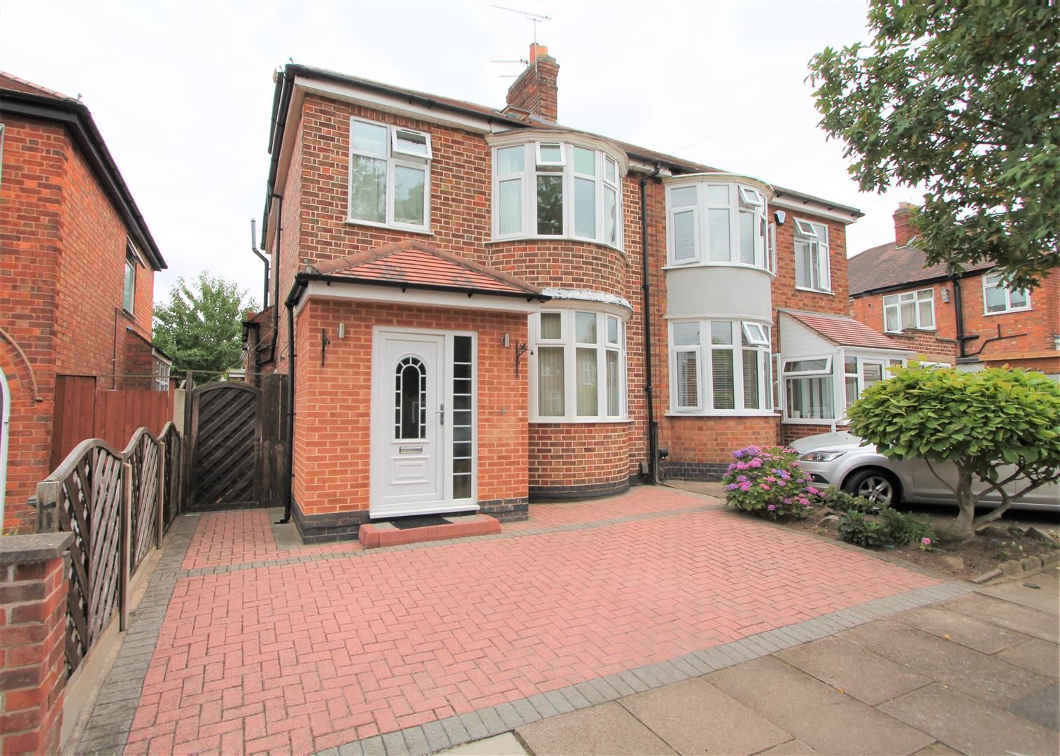 4 bed semidetached house for sale in St. Annes Drive, Aylestone
