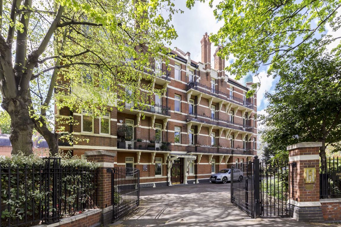 4 bed flat to rent in Brook Green, London W6 Zoopla
