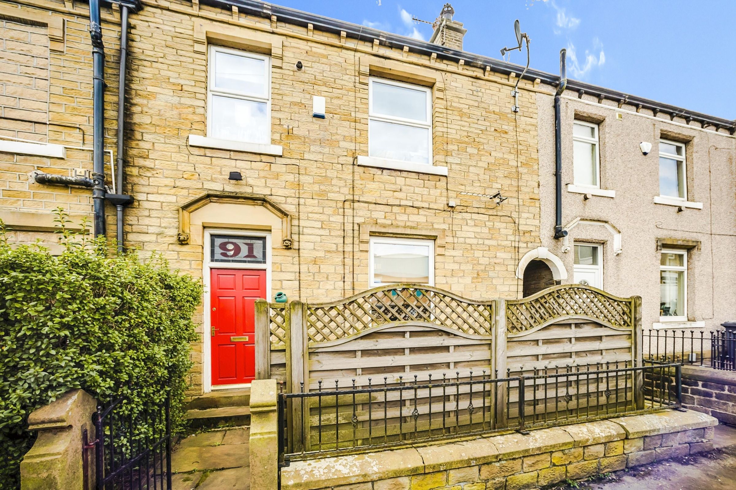 3 bed terraced house for sale in Wellington Street, Lindley