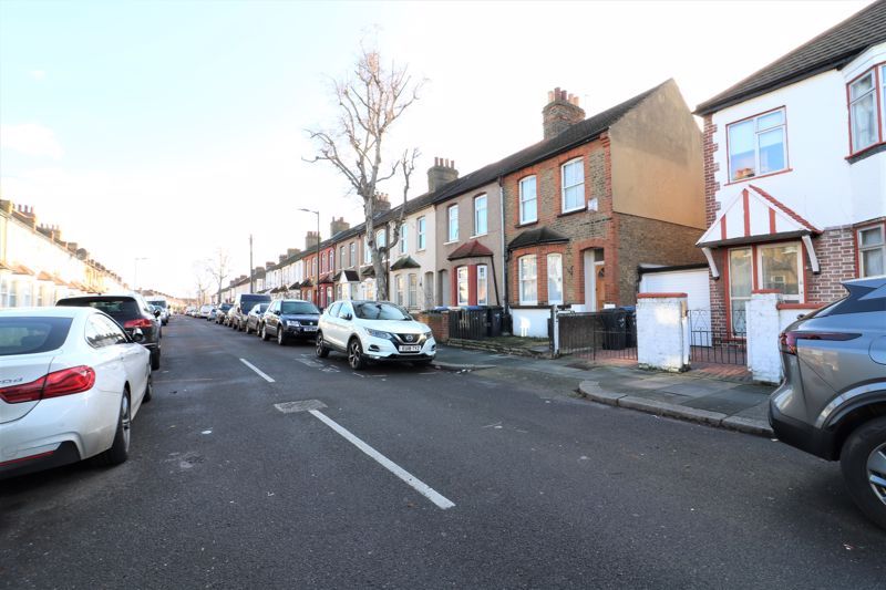 3 bed terraced house to rent in Cornwallis Avenue, London N9 Zoopla