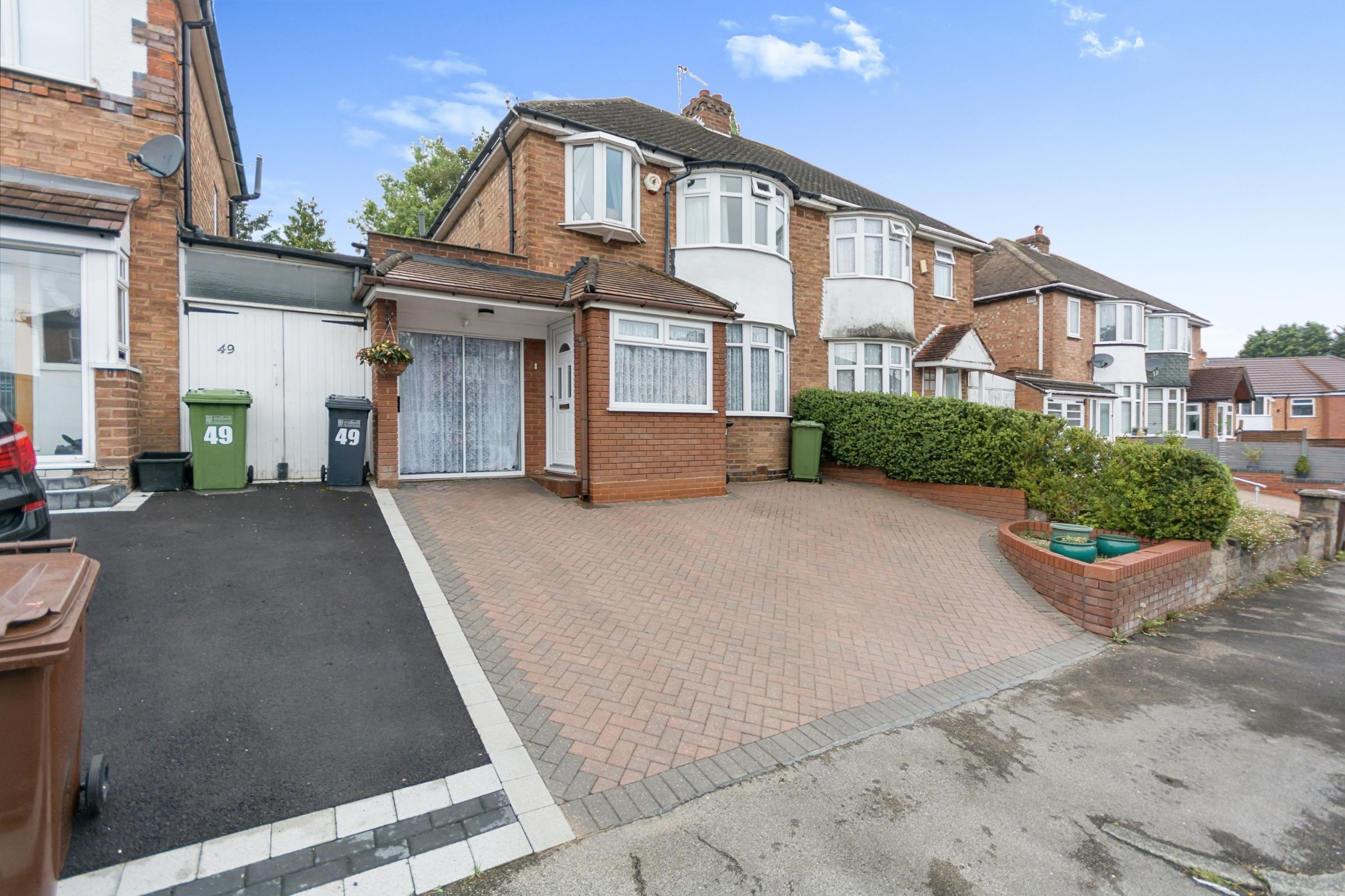 3 bed semidetached house for sale in Springfield Crescent, Solihull