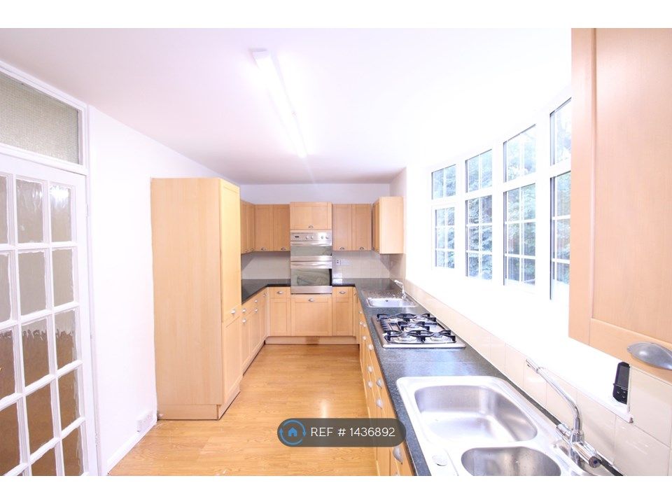 3 bed terraced house to rent in Kersal Crag, Salford M7 Zoopla