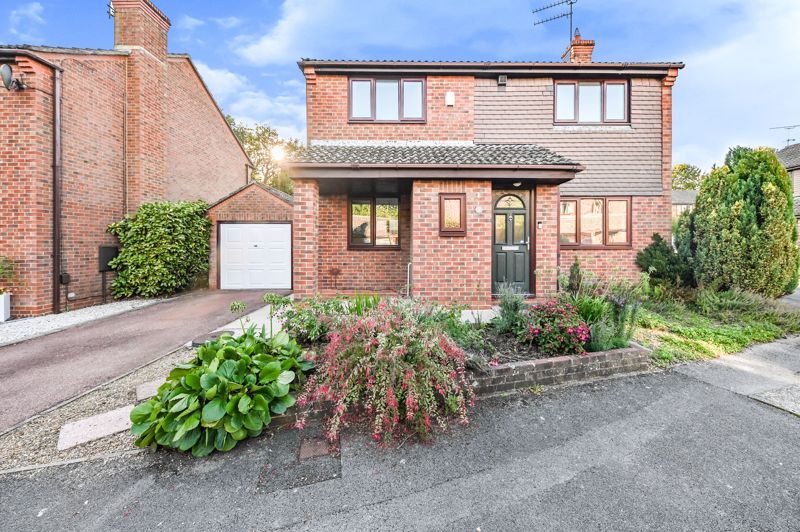 3 bed detached house to rent in Little Corner, Denmead, Waterlooville