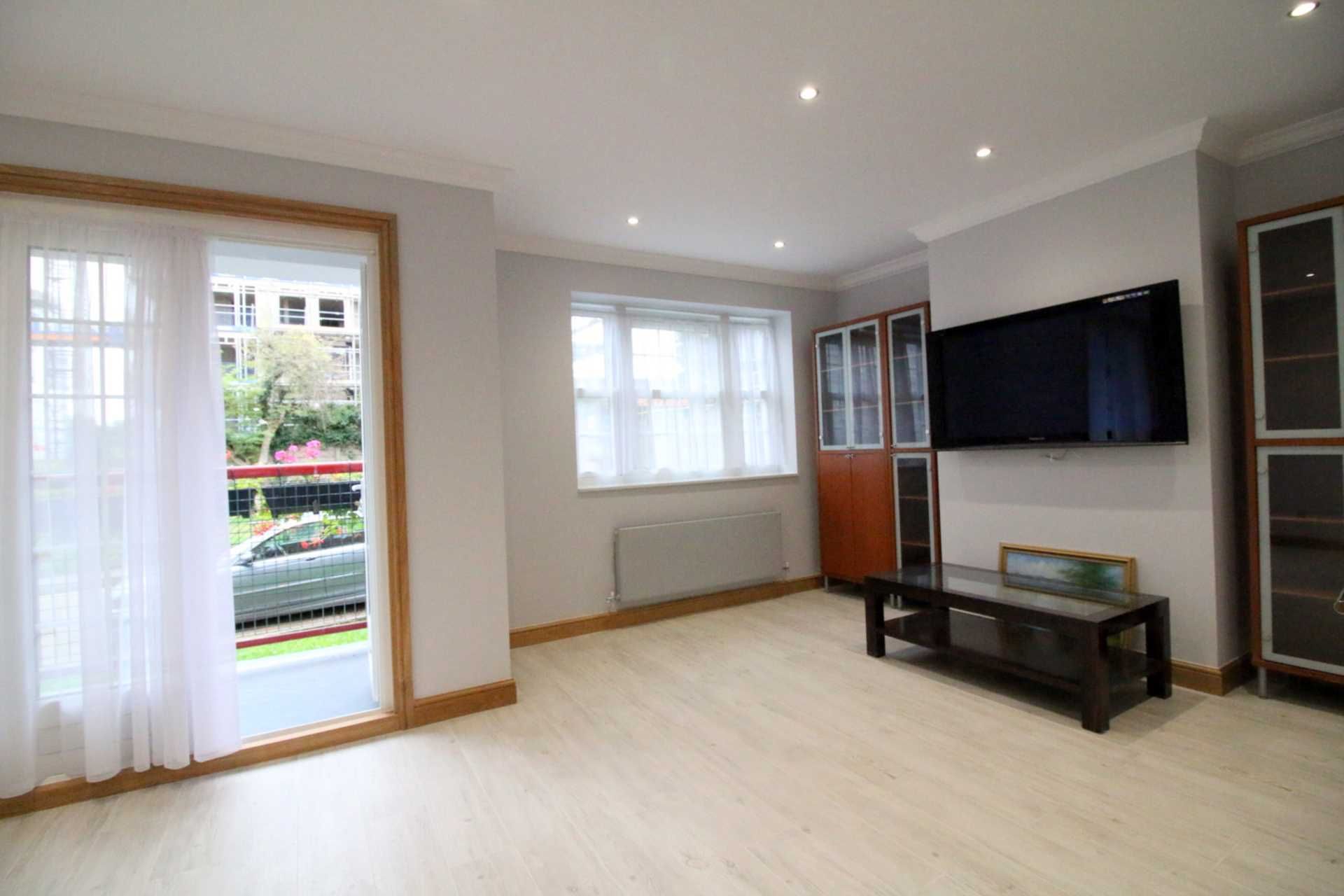 3 bed flat for sale in Mantell House, Worsopp Drive SW4 Zoopla