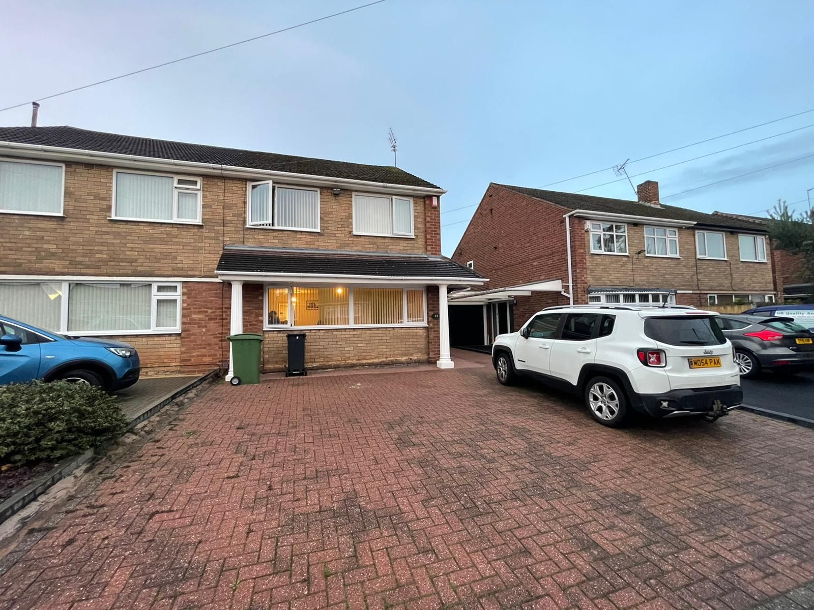 3 bed semidetached house to rent in Middlefield Avenue, Halesowen B62