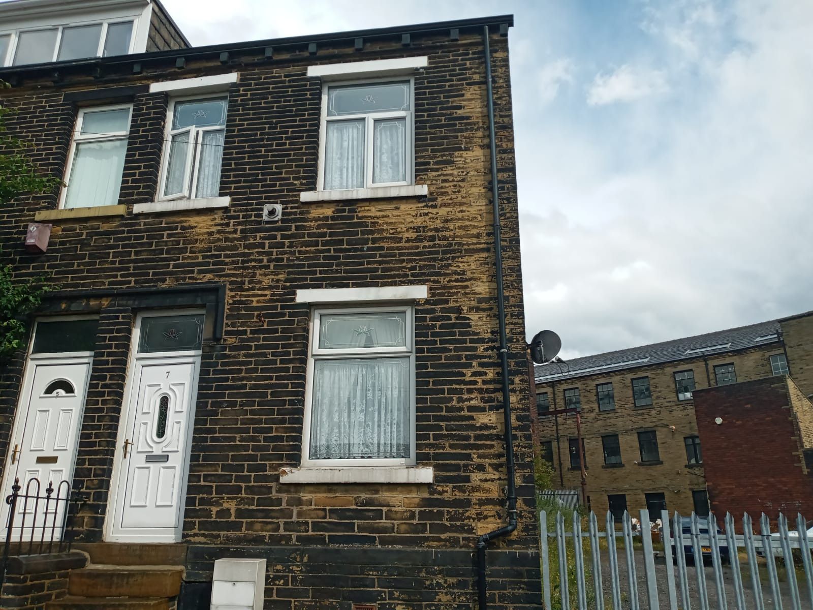 Akam Road, Bradford, West Yorkshire BD1  
