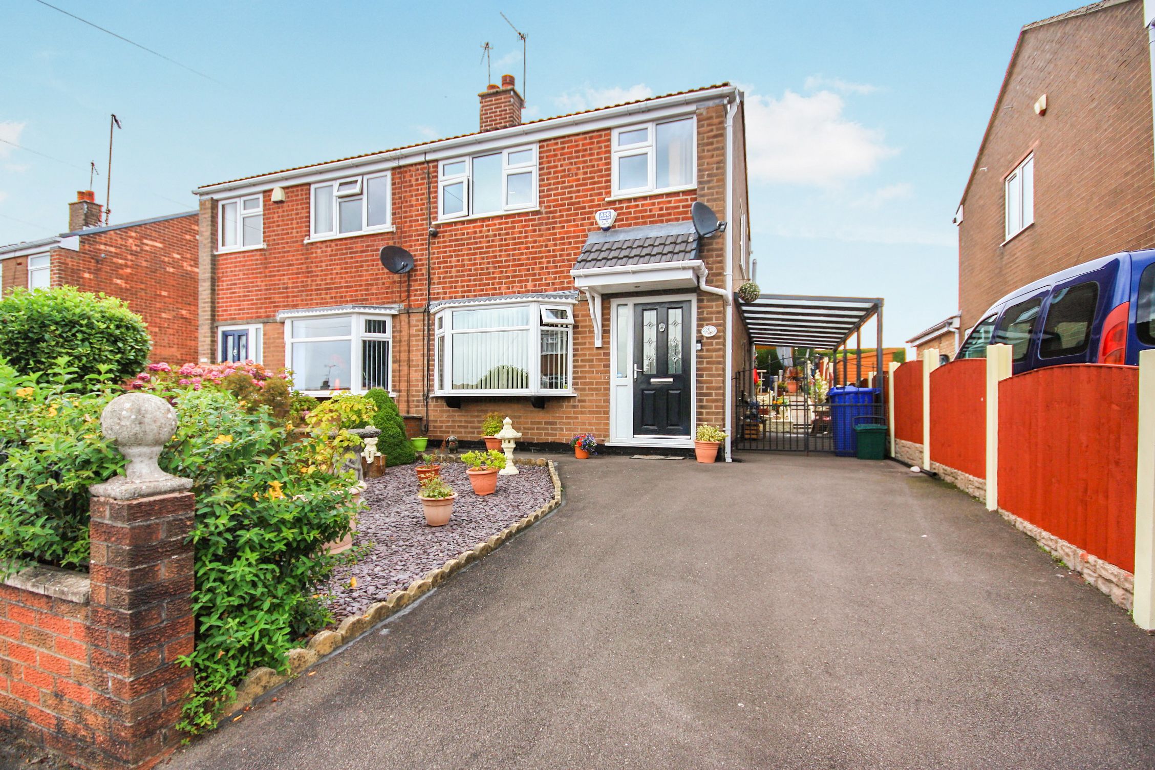 3 bed semidetached house for sale in Ian Road, Newchapel, StokeOn