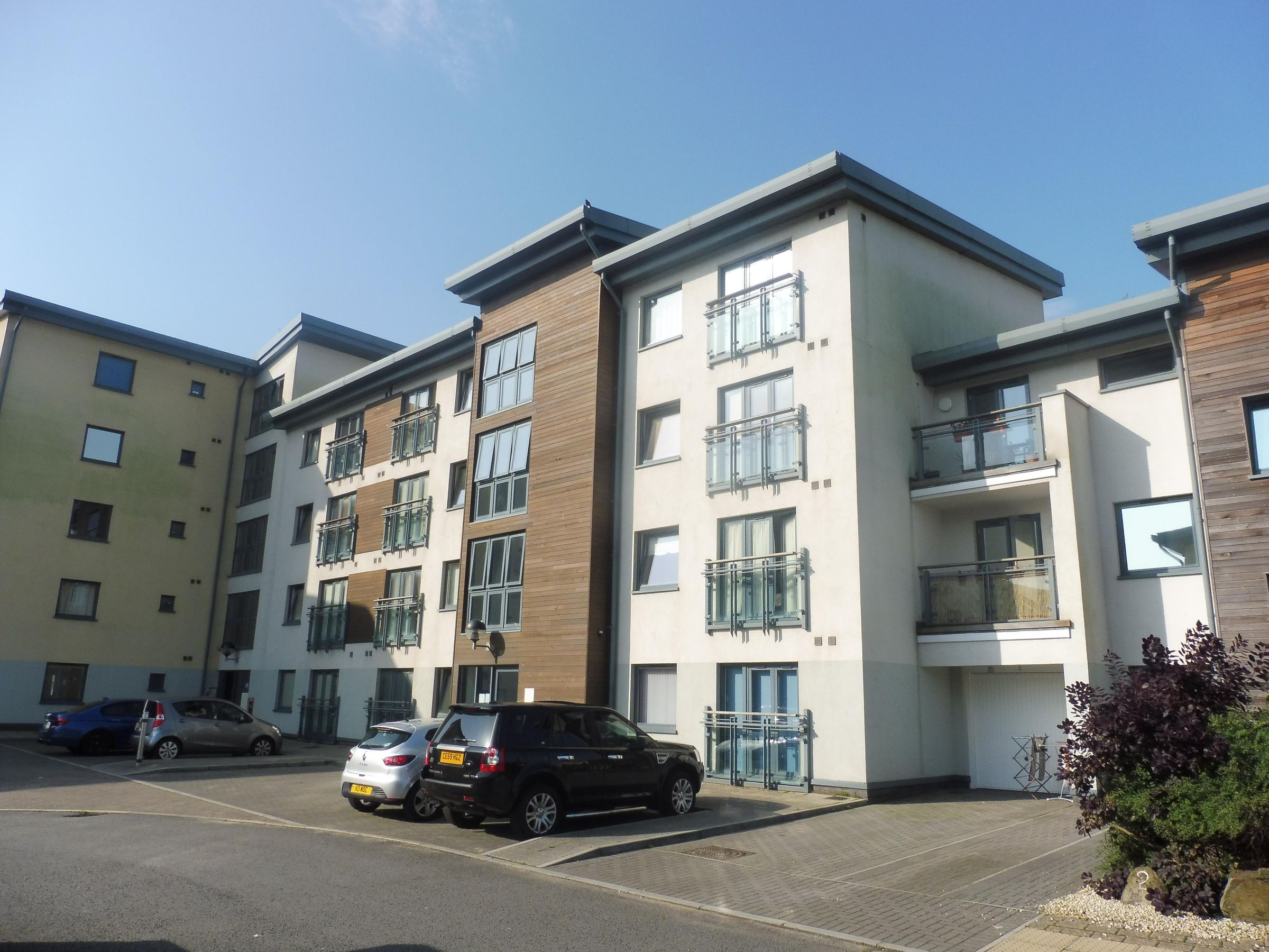 2 bed flat to rent in St Margarets Court, Maritime Quarter, Swansea SA1