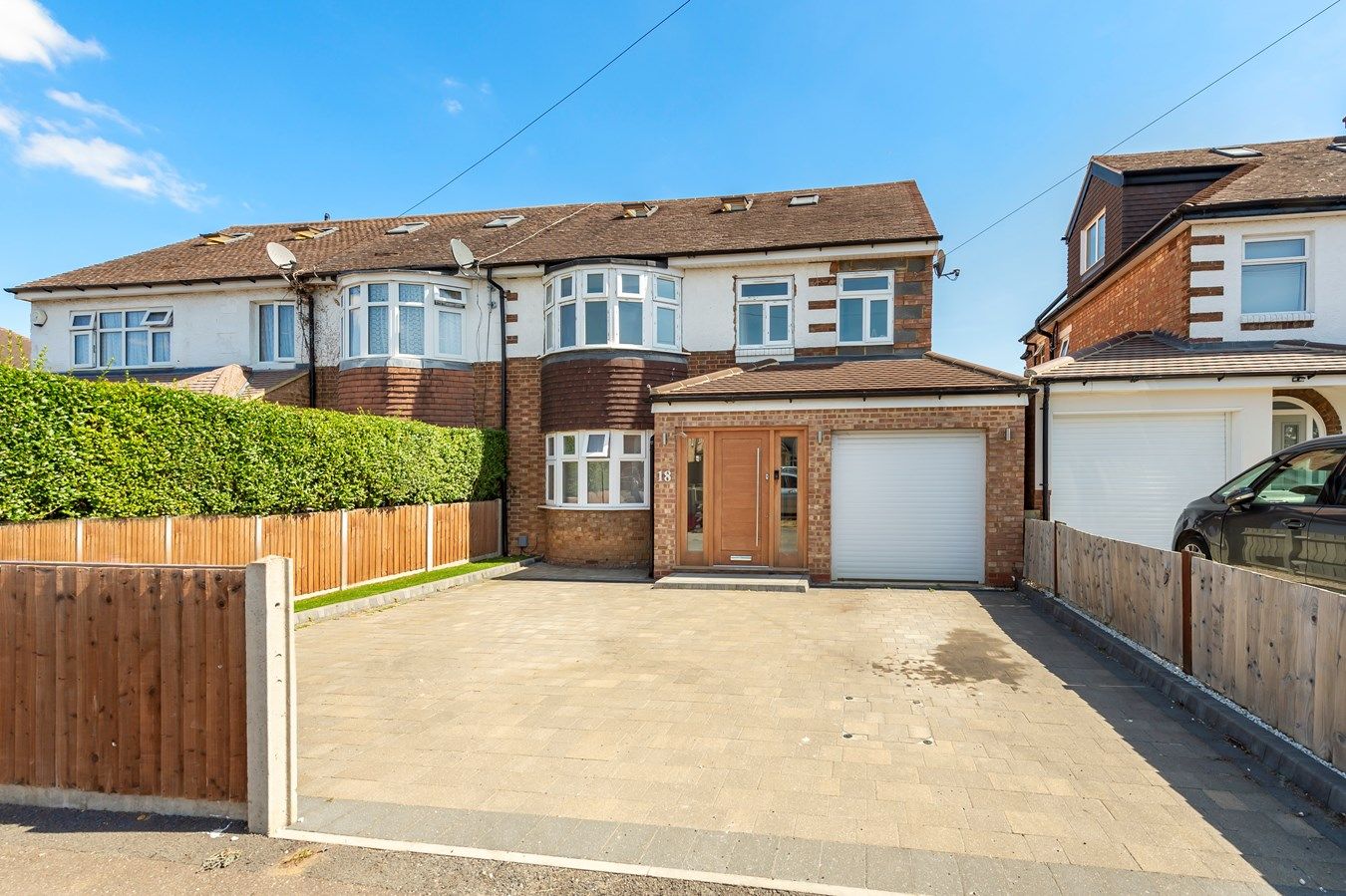 5 bed semidetached house for sale in Strathmore Avenue, Hitchin SG5