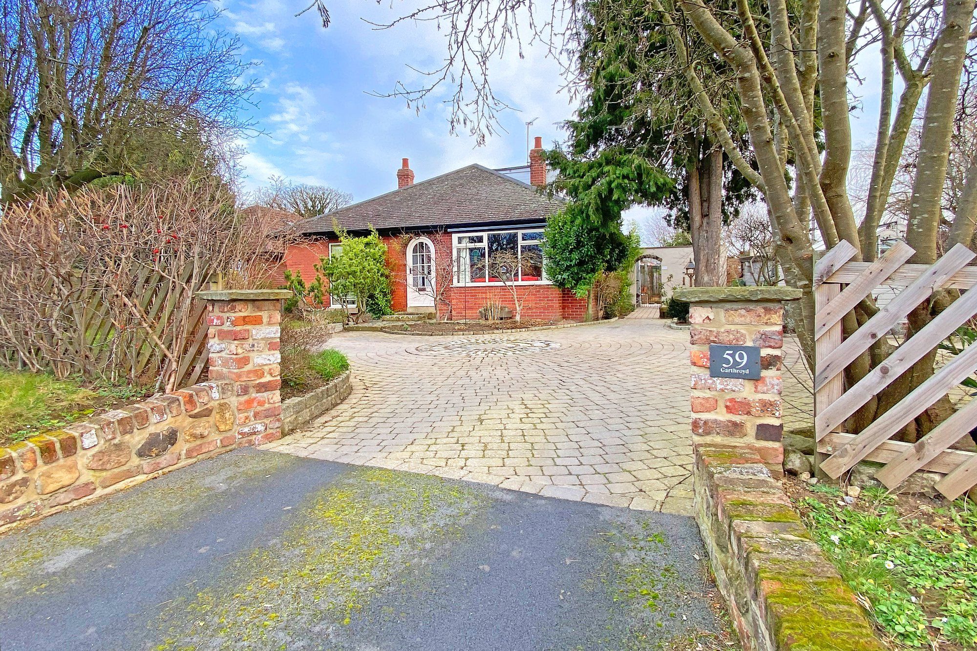 4 bed detached bungalow for sale in Wetherby Road, Knaresborough HG5