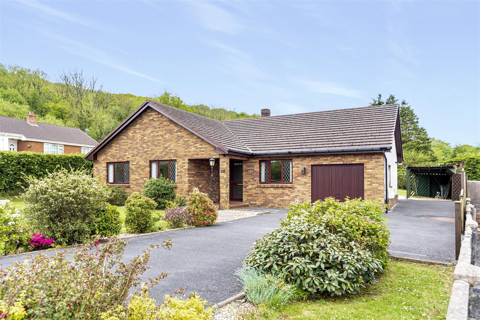 3 bed detached bungalow for sale in Heol Llanelli, Trimsaran, Kidwelly